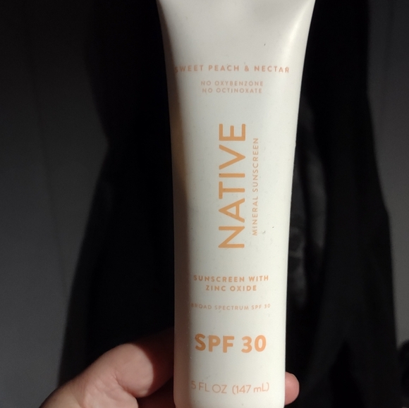 NATIVE SPF SUNSCREEN LOTION - Picture 1 of 6